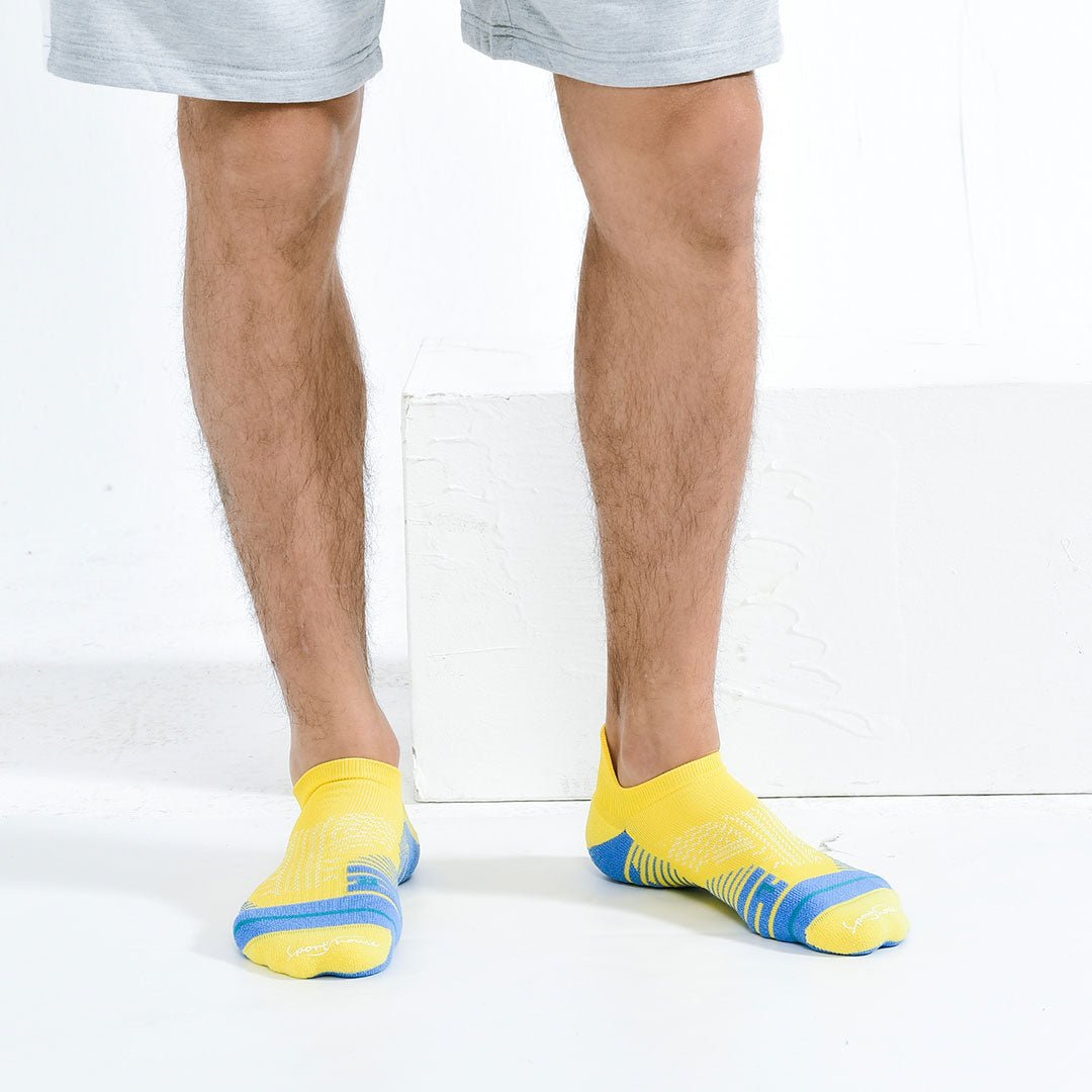 Calcetines deportivos técnicos cortos de compresión. Anatómicos sin costuras anti hongos, color Amarillo-Kylie Crazy