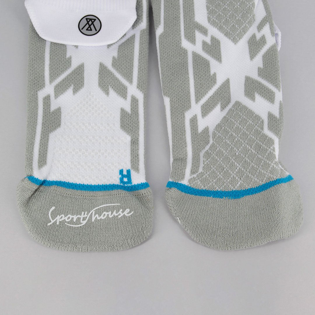 Calcetines deportivos técnicos cortos de compresión. Anatómicos sin costuras anti hongos, color Blanco-Kylie Crazy
