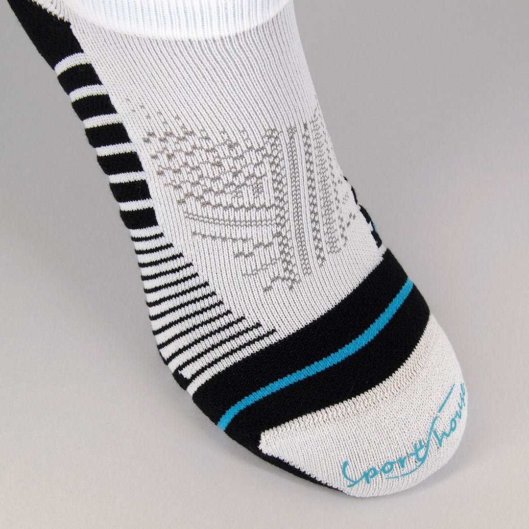 Calcetines deportivos técnicos cortos de compresión. Anatómicos sin costuras anti hongos, color Blanco-Kylie Crazy