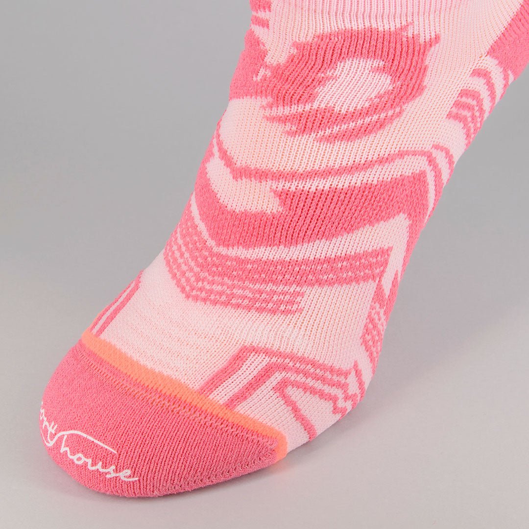 Calcetines deportivos técnicos cortos de compresión. Anatómicos sin costuras anti hongos, color Rosa-Kylie Crazy