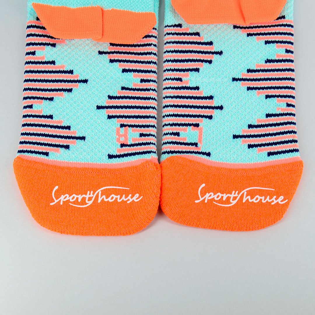 Calcetines deportivos técnicos cortos de compresión. Anatómicos sin costuras anti hongos, color Naranja-Kylie Crazy