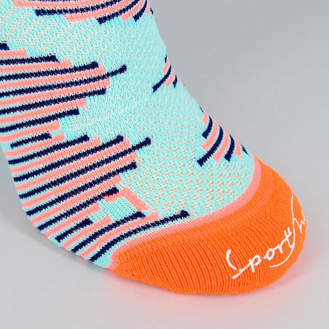 Calcetines deportivos técnicos cortos de compresión. Anatómicos sin costuras anti hongos, color Naranja-Kylie Crazy