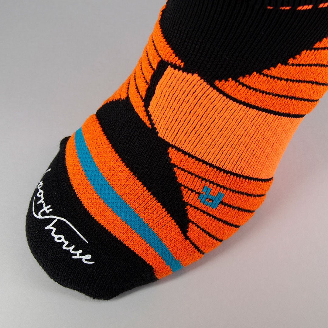 Calcetines deportivos técnicos de compresión, media caña. Anatómicos sin costuras anti hongos, color Naranja-Kylie Crazy