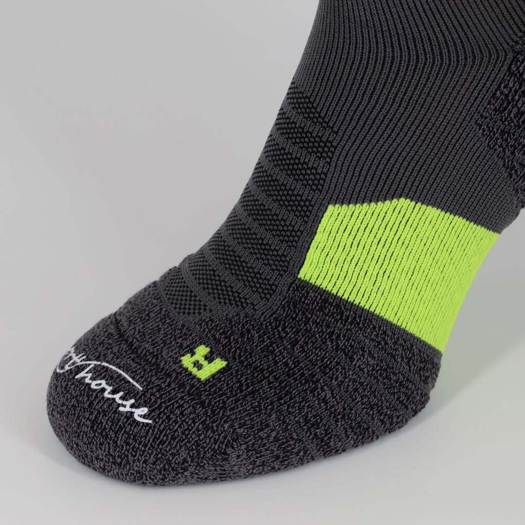 Calcetines para ciclismo gris de hombre con acolchado técnico por zonas y ajustes sin costuras.-Kylie Crazy
