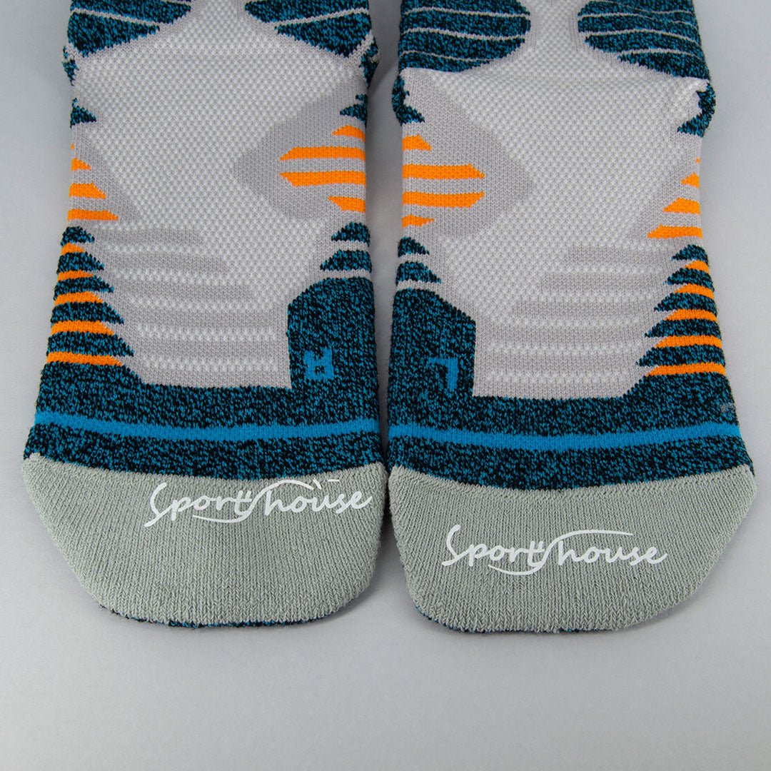 Calcetines para ciclismo gris de hombre con acolchado técnico por zonas y ajustes sin costuras.-Kylie Crazy