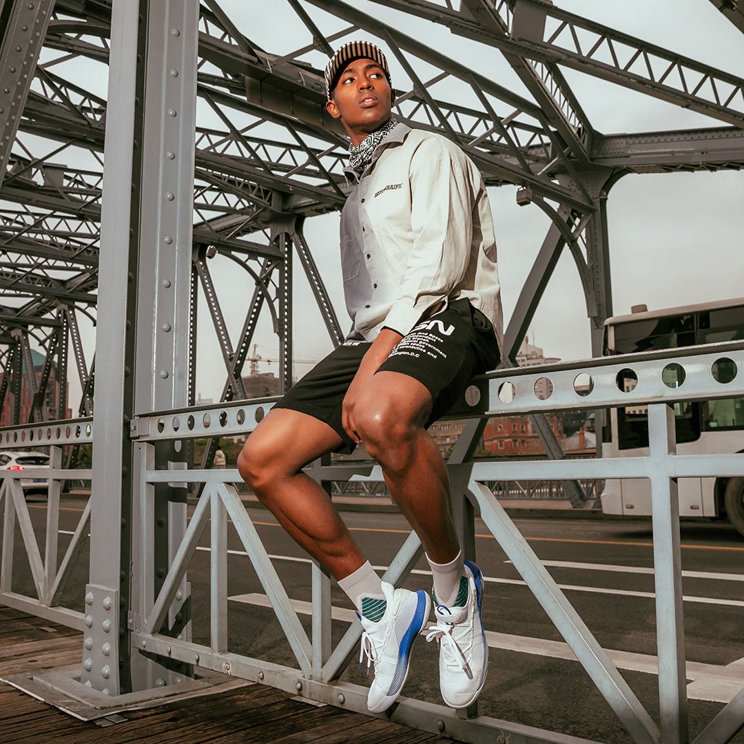 Calcetines para ciclismo gris de hombre con acolchado técnico por zonas y ajustes sin costuras.-Kylie Crazy