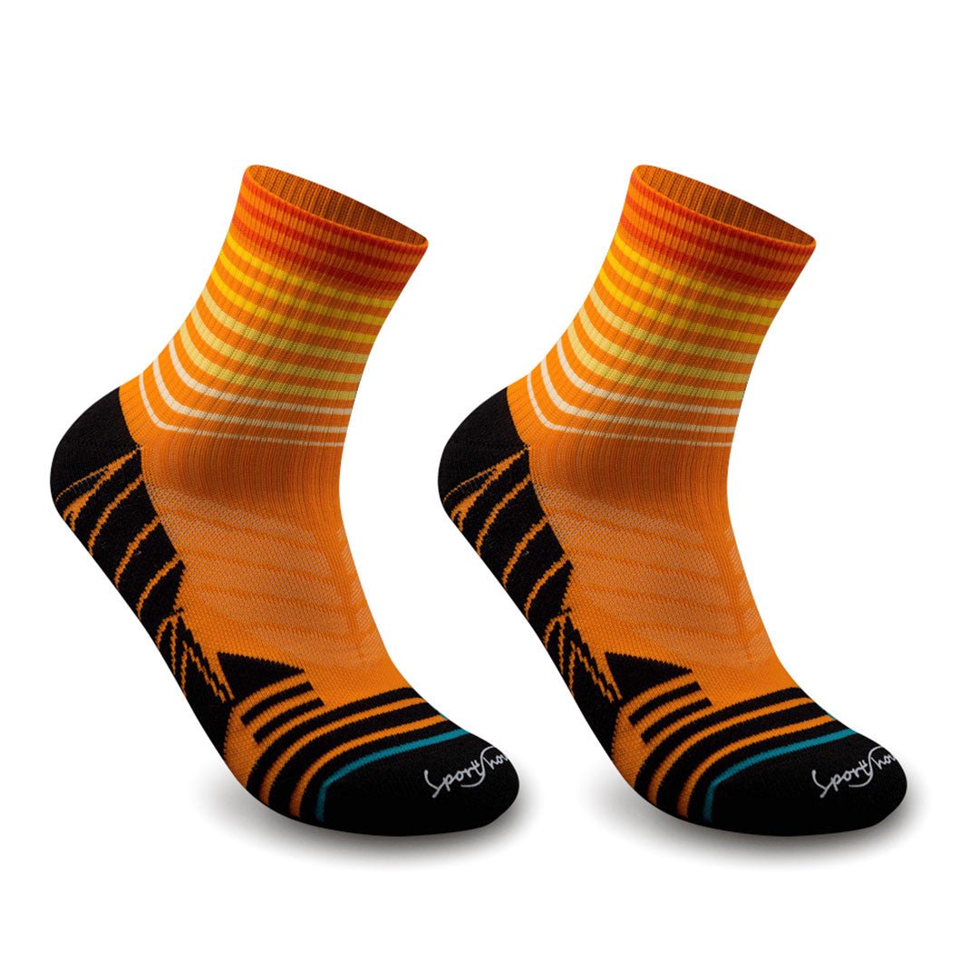 Calcetines para ciclismo naranja de hombre con acolchado técnico por zonas y ajustes sin costuras.-Kylie Crazy