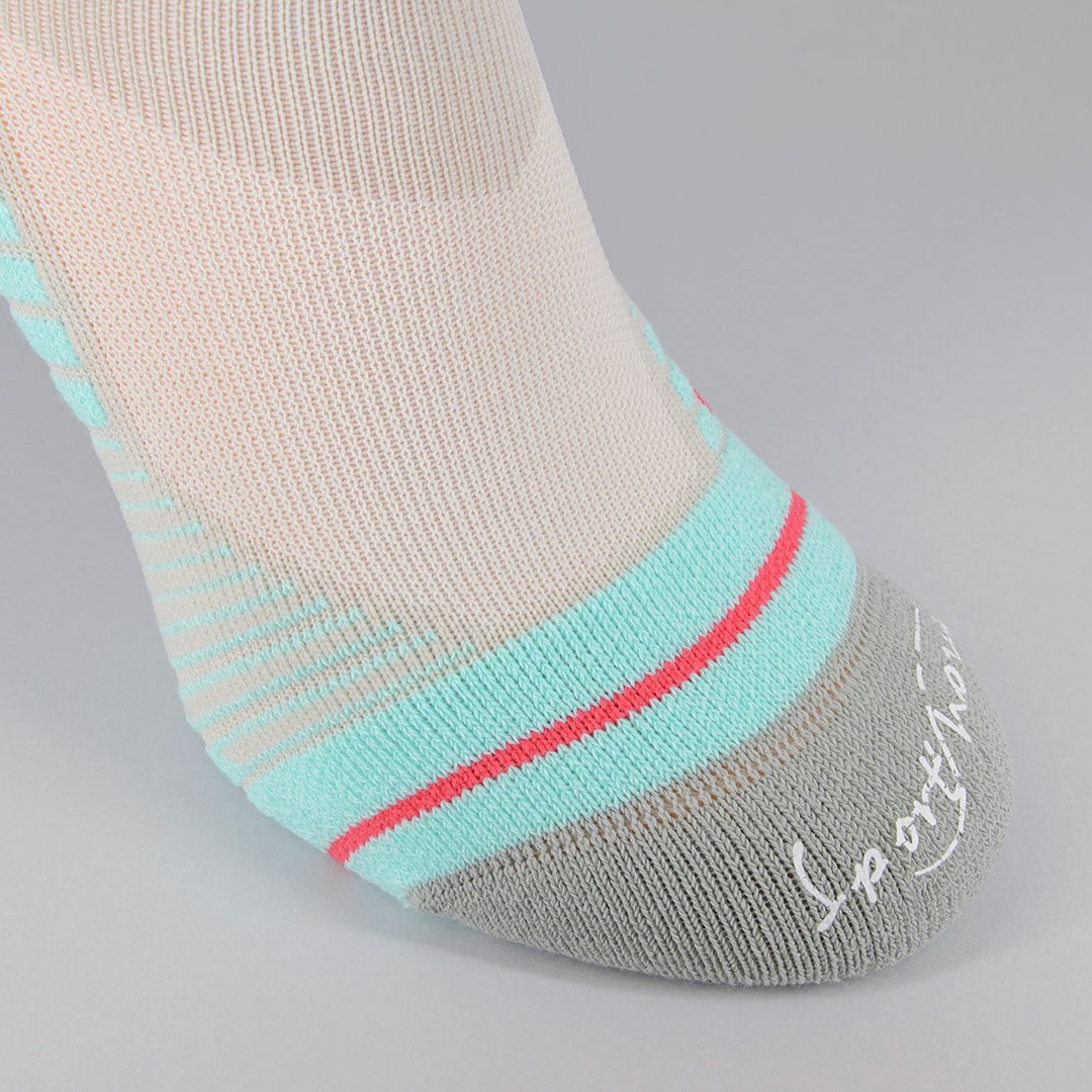 Calcetines deportivos técnicos cortos de compresión. Anatómicos sin costuras anti hongos, color Gris-Kylie Crazy