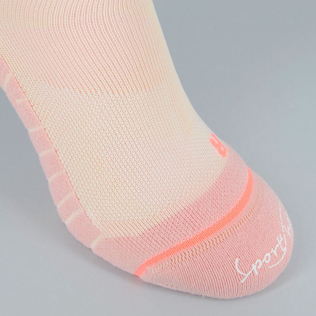 Calcetines deportivos técnicos cortos de compresión. Anatómicos sin costuras anti hongos, color Rosa-Kylie Crazy