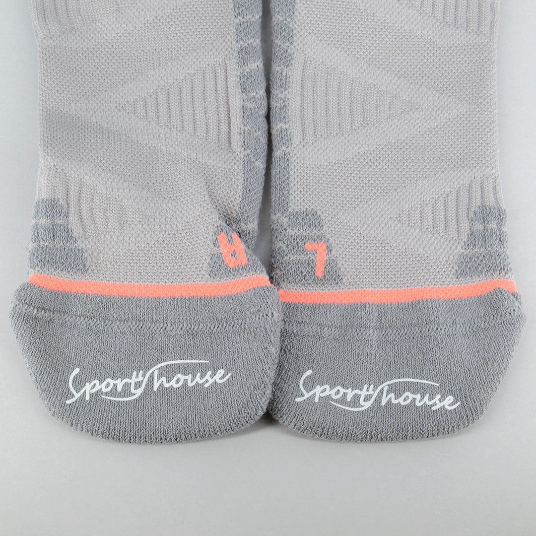 Calcetines deportivos técnicos cortos de compresión. Anatómicos sin costuras anti hongos, color gris-Kylie Crazy