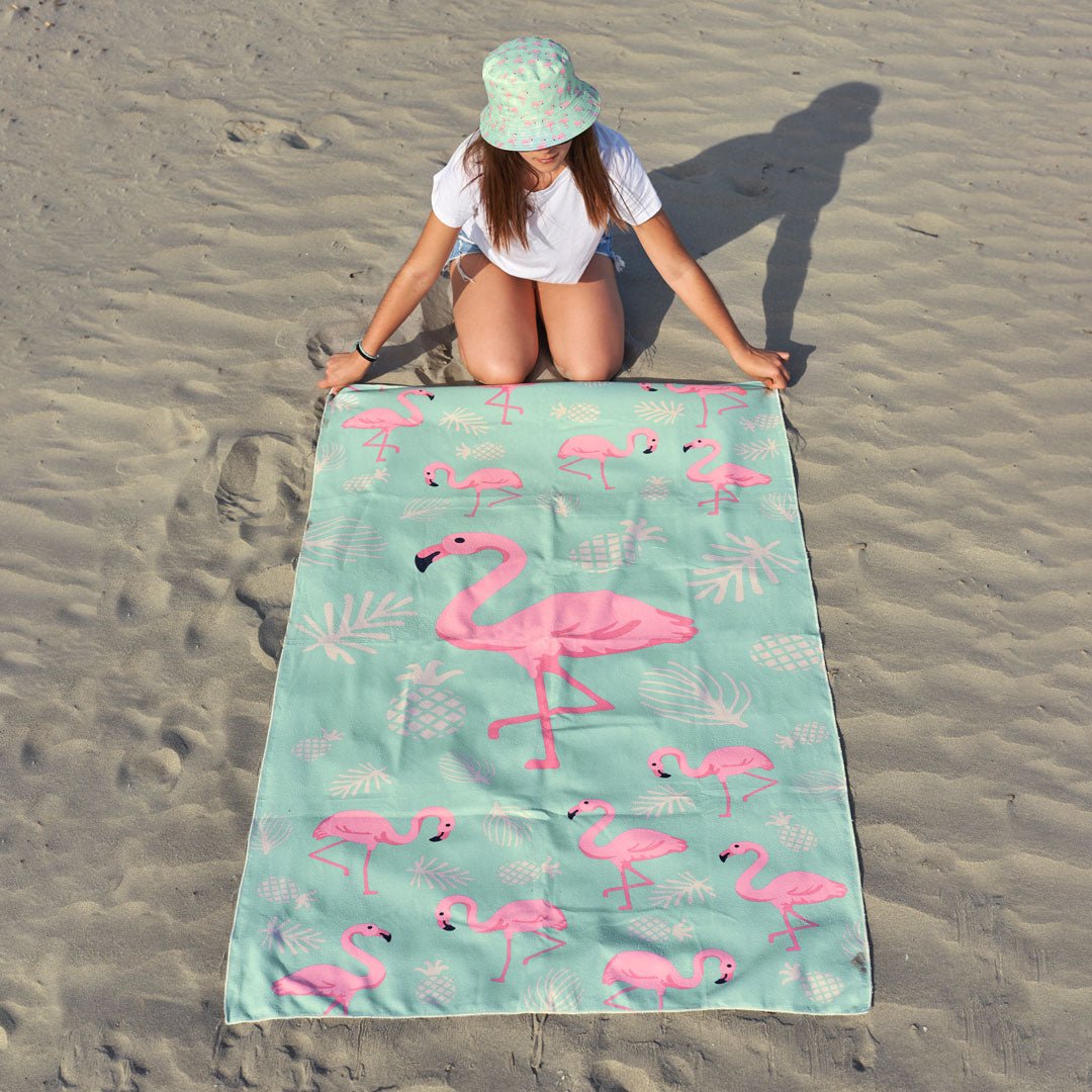 Toalla de playa "Flamencos" ultraligera para playa, piscinas y tu hogar.-Kylie Crazy