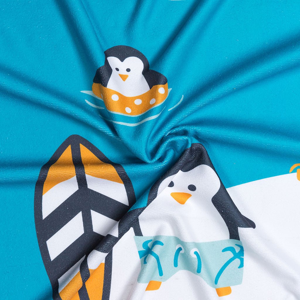 Toalla de playa "Pingüino" ultraligera para playa, piscinas y tu hogar.-Kylie Crazy