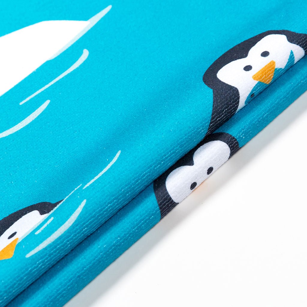 Toalla de playa "Pingüino" ultraligera para playa, piscinas y tu hogar.-Kylie Crazy