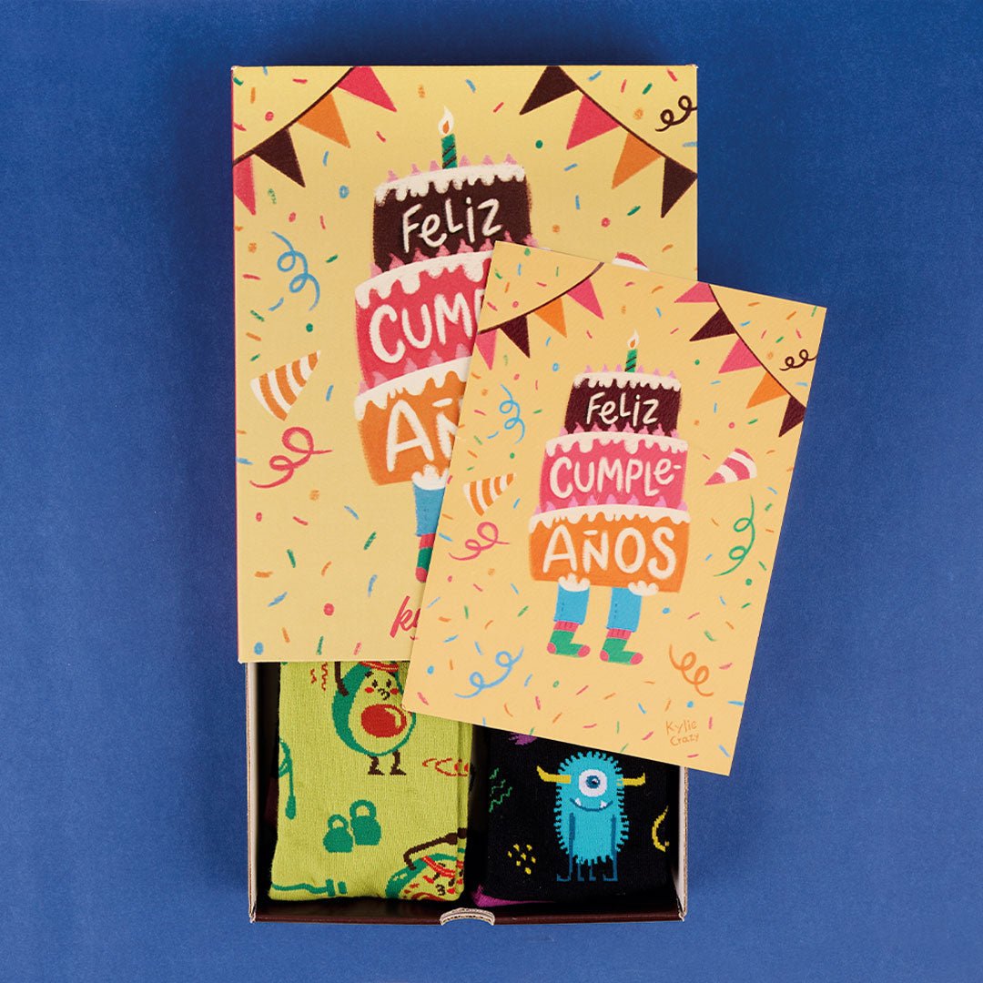 Pack CUMPLEAÑOS 4 pares calcetines divertidos + caja y print incluido - Kylie Crazy