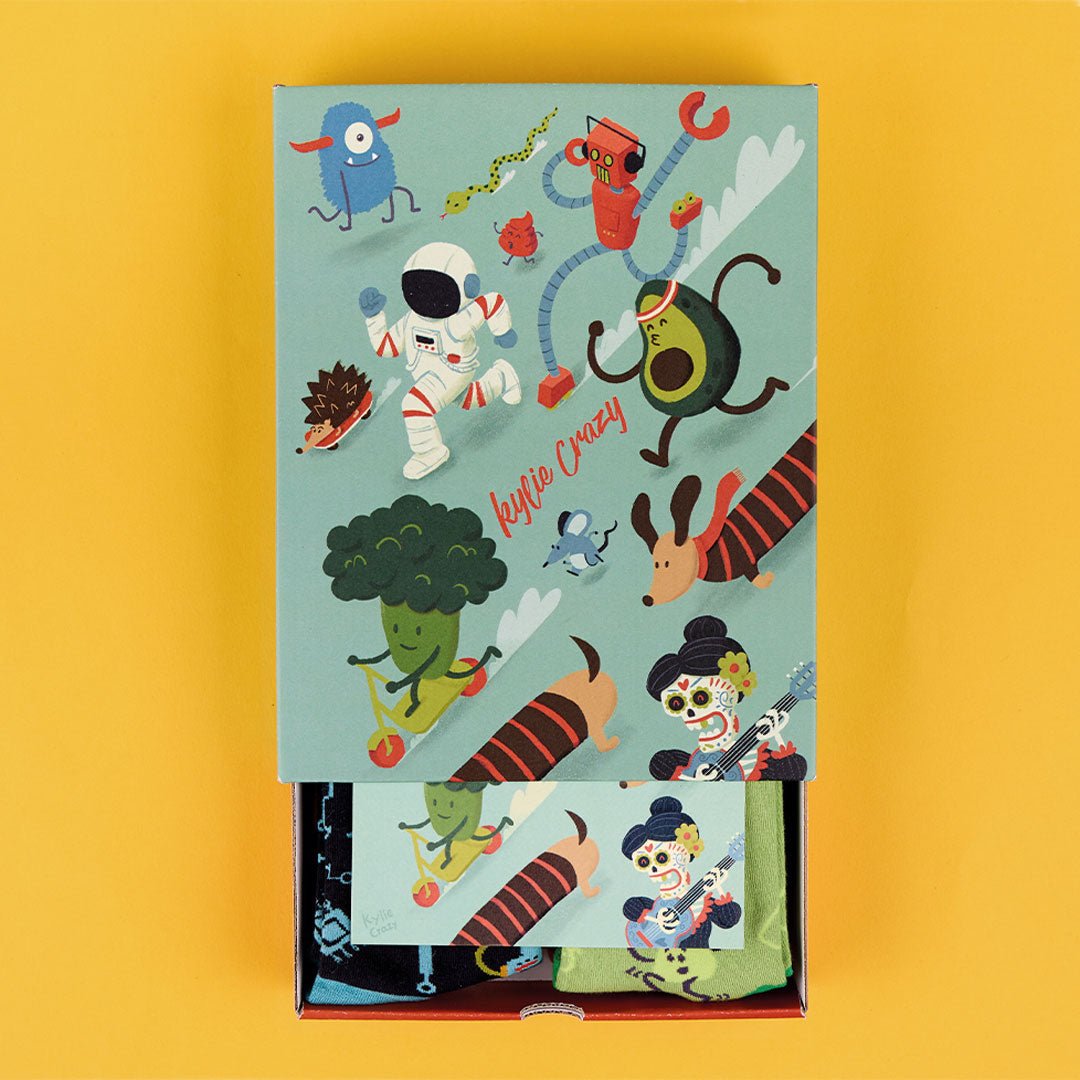 Pack de regalo 4 pares calcetines divertidos + caja y print incluido - Kylie Crazy