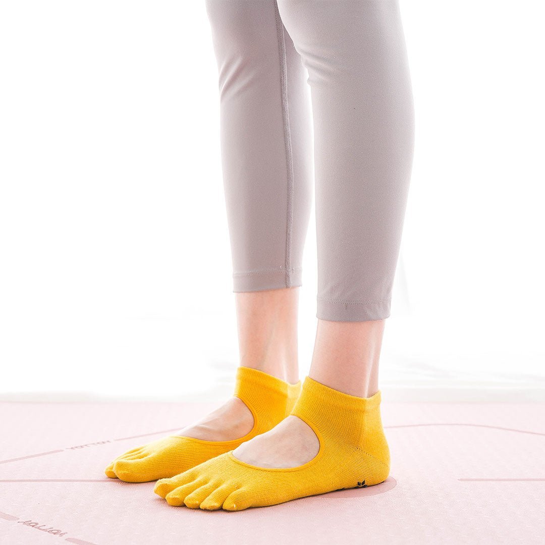 Calcetines de Yoga con dedos para danza, yoga y deporte. Color Amarillo.-Kylie Crazy