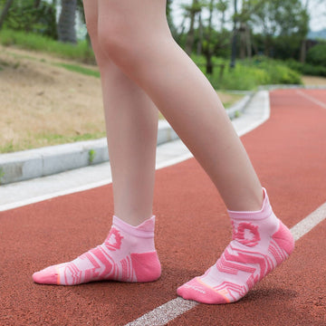 Calcetines deportivos técnicos cortos de compresión. Anatómicos sin costuras anti hongos, color Rosa-Kylie Crazy