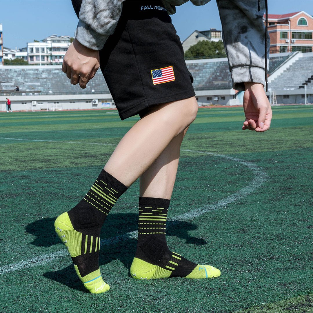 Calcetines deportivos antideslizamiento para hombre con acolchado tecnico por zonas y ajustes sin costuras, negros-Kylie Crazy