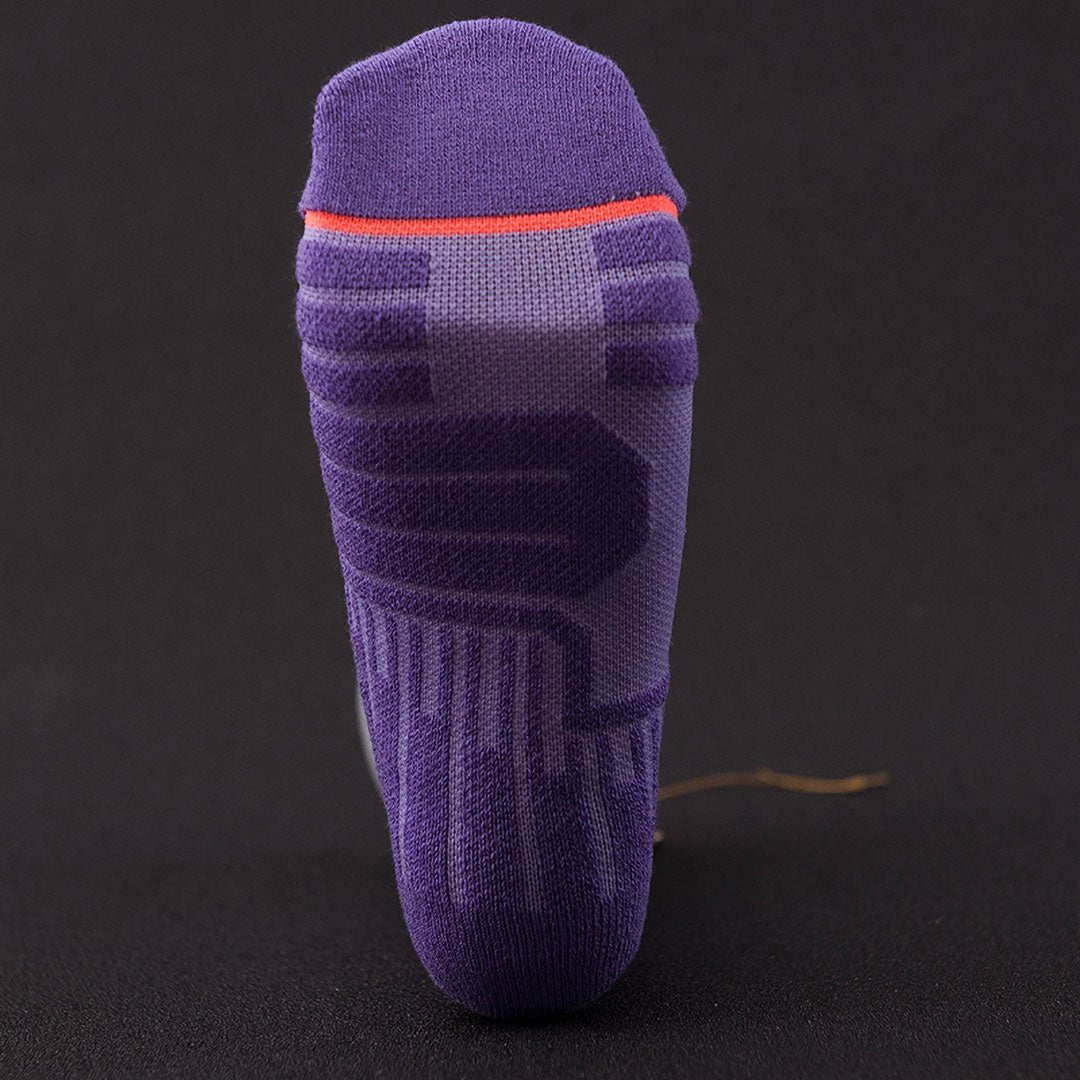 Calcetines deportivos técnicos cortos de compresión. Anatómicos sin costuras anti hongos, color Lila-Kylie Crazy
