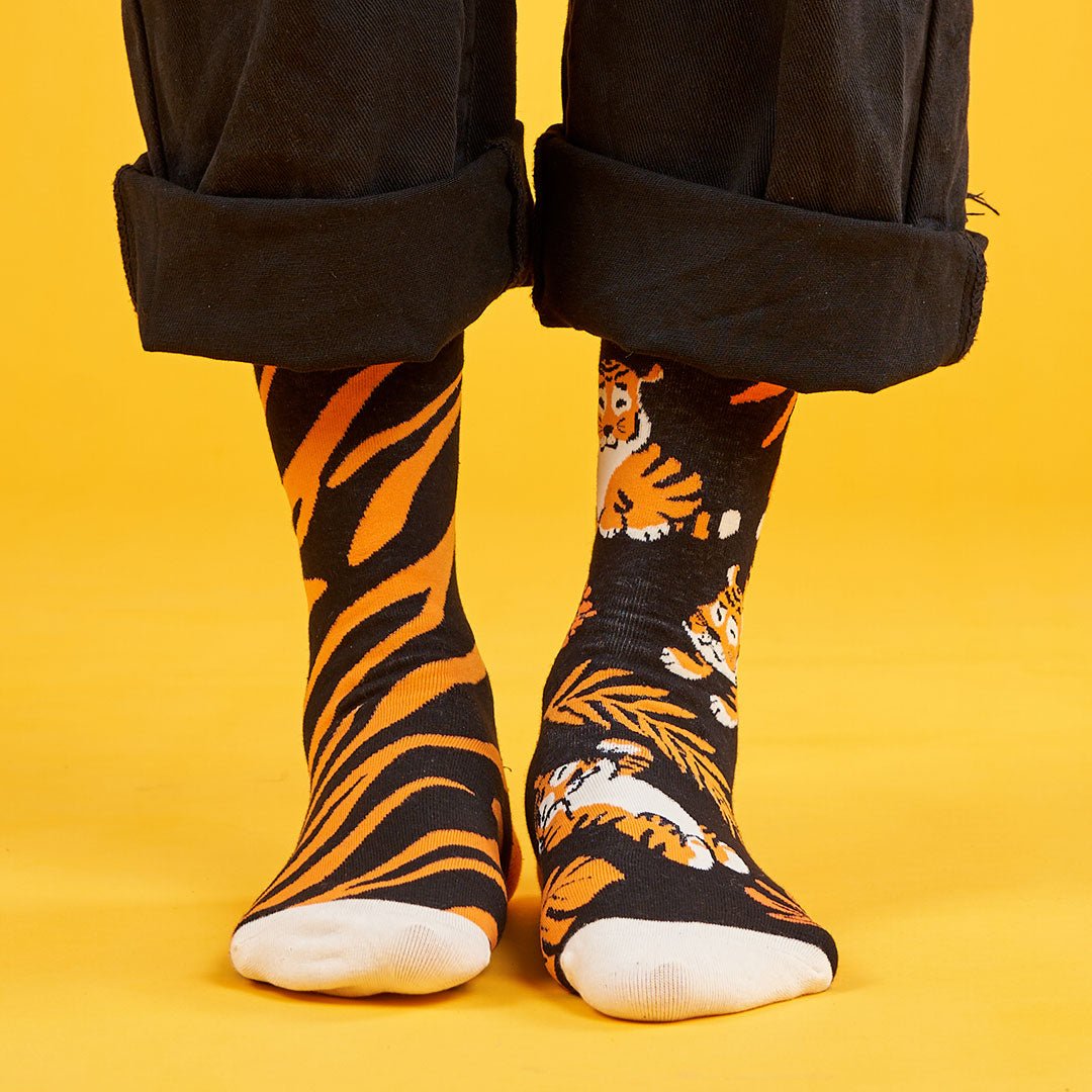 Calcetines sin costura y diseños desiguales de algodón, originales y divertidos, "Tigre"-Kylie Crazy