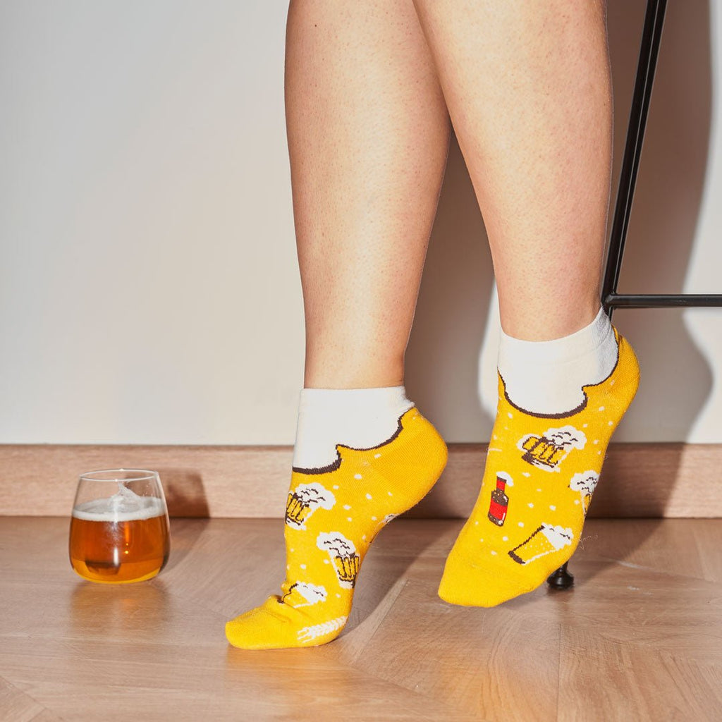 Calcetines tobilleros de algodón, divertidos y originales en tonos naranja. Cerveza-Kylie Crazy