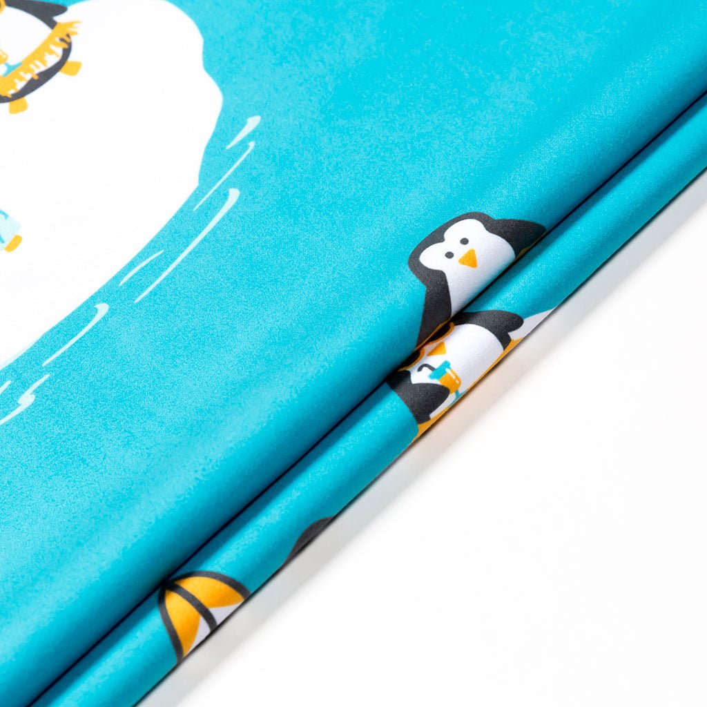 Toalla Microfibra "Pingüino" ligera para piscinas, playa y viajes-Kylie Crazy